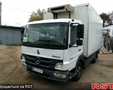 Белый Мерседес Атего, объемом двигателя 4.3 л и пробегом 460 тыс. км за 19500 $, фото 1 на Automoto.ua