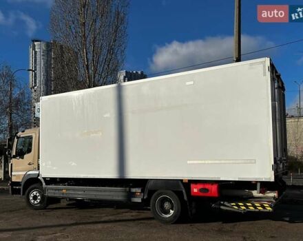 Бежевый Мерседес Атего, объемом двигателя 5.13 л и пробегом 480 тыс. км за 41000 $, фото 3 на Automoto.ua