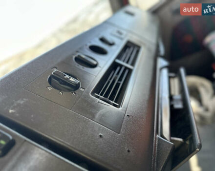 Красный Мерседес Атего, объемом двигателя 6 л и пробегом 800 тыс. км за 11500 $, фото 4 на Automoto.ua