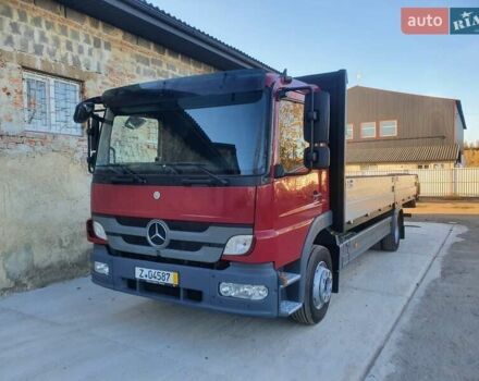 Красный Мерседес Атего, объемом двигателя 4.8 л и пробегом 516 тыс. км за 29500 $, фото 1 на Automoto.ua