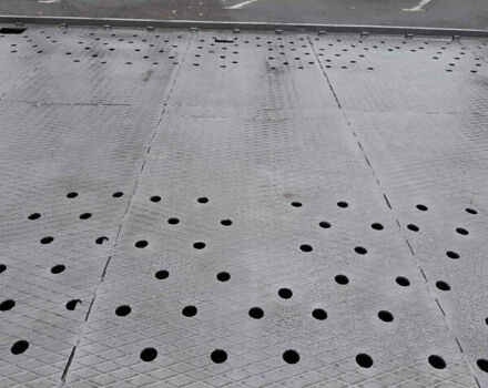 Красный Мерседес Атего, объемом двигателя 4.3 л и пробегом 450 тыс. км за 22500 $, фото 9 на Automoto.ua