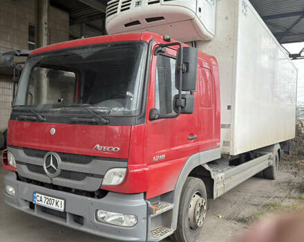 Красный Мерседес Атего, объемом двигателя 4.25 л и пробегом 682 тыс. км за 42000 $, фото 3 на Automoto.ua
