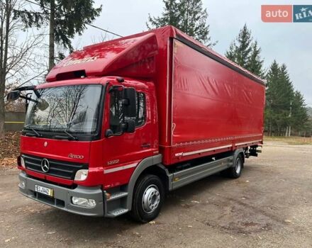 Красный Мерседес Атего, объемом двигателя 4.8 л и пробегом 601 тыс. км за 29500 $, фото 2 на Automoto.ua