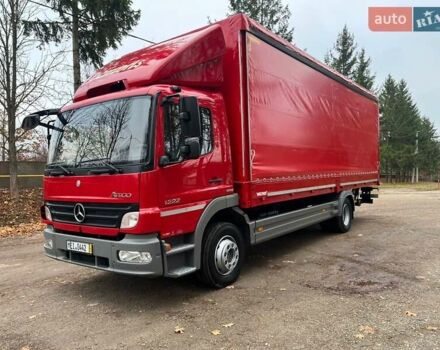 Красный Мерседес Атего, объемом двигателя 4.8 л и пробегом 601 тыс. км за 29500 $, фото 3 на Automoto.ua
