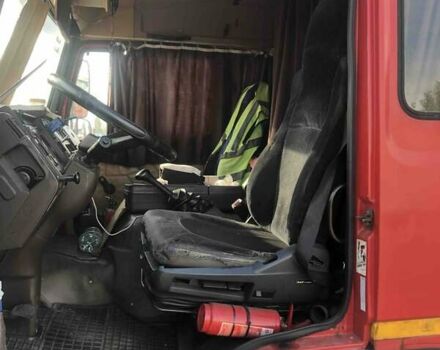 Красный Мерседес Атего, объемом двигателя 6 л и пробегом 750 тыс. км за 11900 $, фото 3 на Automoto.ua