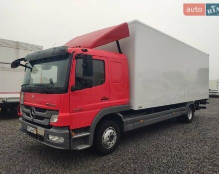 Красный Мерседес Атего, объемом двигателя 6.4 л и пробегом 461 тыс. км за 41500 $, фото 1 на Automoto.ua