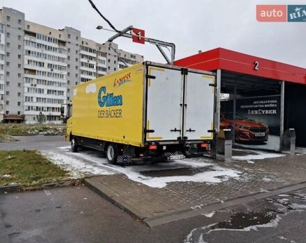 Желтый Мерседес Атего, объемом двигателя 4.3 л и пробегом 724 тыс. км за 14500 $, фото 3 на Automoto.ua