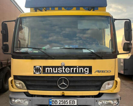 Желтый Мерседес Атего, объемом двигателя 4.25 л и пробегом 594 тыс. км за 16000 $, фото 1 на Automoto.ua