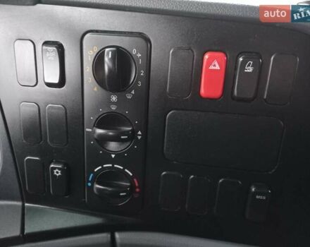 Серый Мерседес Атего, объемом двигателя 4.3 л и пробегом 452 тыс. км за 28900 $, фото 18 на Automoto.ua