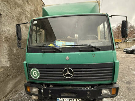 Зеленый Мерседес Атего, объемом двигателя 4.25 л и пробегом 300 тыс. км за 8000 $, фото 1 на Automoto.ua