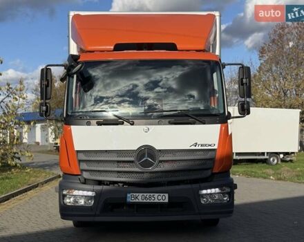 Мерседес Атего 2016 у Радивилове на Automoto.ua Помаранчевий Мерседес Атего, об'ємом двигуна 5.2 л та пробігом 365 тис. км за 35500 $, фото 6 на Automoto.ua