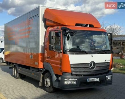 Мерседес Атего 2016 у Радивилове на Automoto.ua Помаранчевий Мерседес Атего, об'ємом двигуна 5.2 л та пробігом 365 тис. км за 35500 $, фото 8 на Automoto.ua