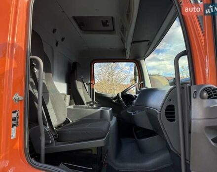 Мерседес Атего 2016 у Радивилове на Automoto.ua Помаранчевий Мерседес Атего, об'ємом двигуна 5.2 л та пробігом 365 тис. км за 35500 $, фото 42 на Automoto.ua