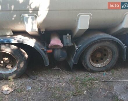Белый Мерседес Аксор, объемом двигателя 12 л и пробегом 750 тыс. км за 50000 $, фото 11 на Automoto.ua