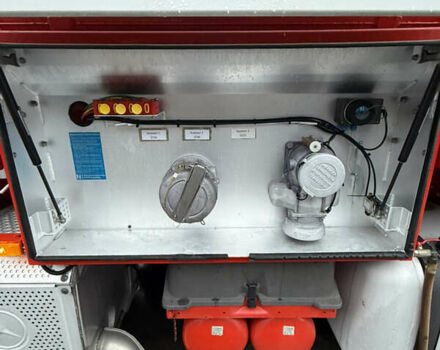 Белый Мерседес Аксор, объемом двигателя 12.6 л и пробегом 500 тыс. км за 68265 $, фото 10 на Automoto.ua