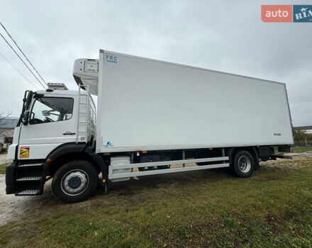 Белый Мерседес Аксор, объемом двигателя 6.4 л и пробегом 269 тыс. км за 42500 $, фото 5 на Automoto.ua