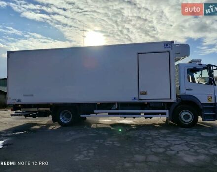 Белый Мерседес Аксор, объемом двигателя 6.4 л и пробегом 390 тыс. км за 45900 $, фото 4 на Automoto.ua