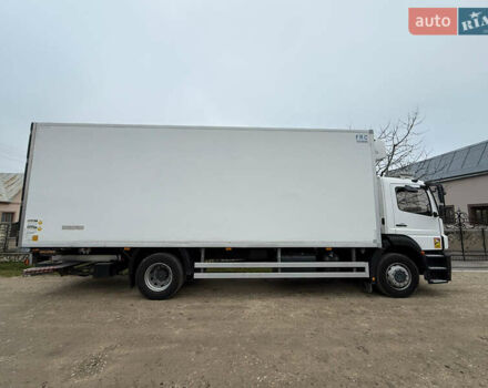 Белый Мерседес Аксор, объемом двигателя 6.4 л и пробегом 269 тыс. км за 42500 $, фото 4 на Automoto.ua