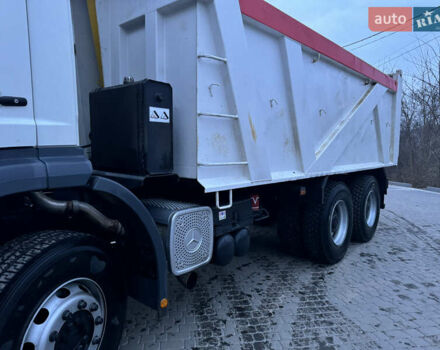 Белый Мерседес Аксор, объемом двигателя 6.37 л и пробегом 496 тыс. км за 43500 $, фото 6 на Automoto.ua