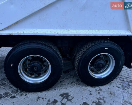 Белый Мерседес Аксор, объемом двигателя 6.37 л и пробегом 496 тыс. км за 43500 $, фото 9 на Automoto.ua