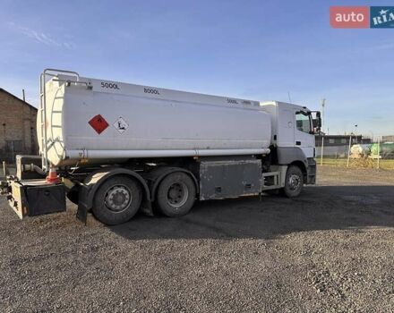 Белый Мерседес Аксор, объемом двигателя 12 л и пробегом 363 тыс. км за 35750 $, фото 3 на Automoto.ua