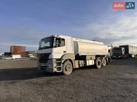 Белый Мерседес Аксор, объемом двигателя 12 л и пробегом 363 тыс. км за 35750 $, фото 1 на Automoto.ua