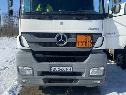 Белый Мерседес Аксор, объемом двигателя 12 л и пробегом 10 тыс. км за 20000 $, фото 1 на Automoto.ua