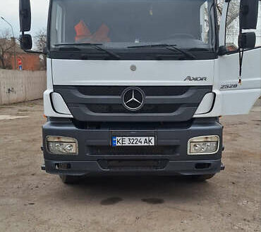 Белый Мерседес Аксор, объемом двигателя 6.9 л и пробегом 540 тыс. км за 42000 $, фото 1 на Automoto.ua