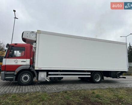 Мерседес Аксор, объемом двигателя 0 л и пробегом 490 тыс. км за 42900 $, фото 2 на Automoto.ua