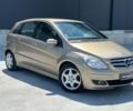 Желтый Мерседес Б 180, объемом двигателя 2 л и пробегом 262 тыс. км за 5990 $, фото 2 на Automoto.ua