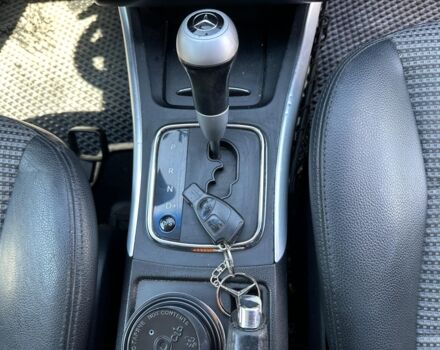 Желтый Мерседес Б 180, объемом двигателя 2 л и пробегом 262 тыс. км за 5990 $, фото 5 на Automoto.ua