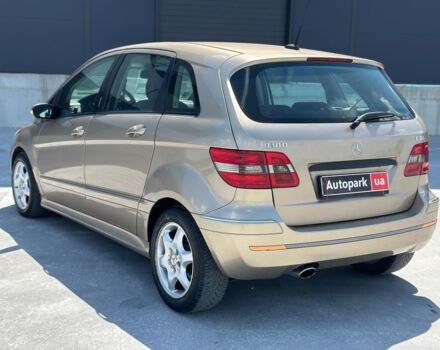 Желтый Мерседес Б 180, объемом двигателя 2 л и пробегом 262 тыс. км за 5990 $, фото 7 на Automoto.ua