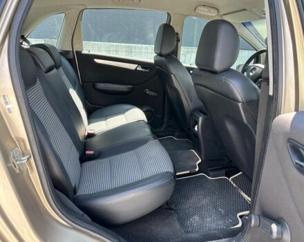 Желтый Мерседес Б 180, объемом двигателя 2 л и пробегом 262 тыс. км за 5990 $, фото 16 на Automoto.ua