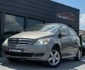Серый Мерседес Б 200, объемом двигателя 2 л и пробегом 300 тыс. км за 3999 $, фото 1 на Automoto.ua