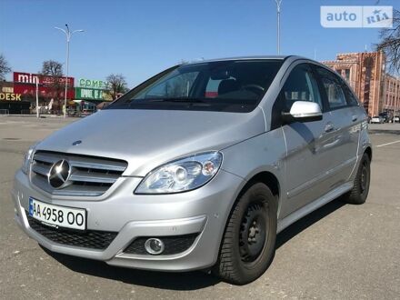 Мерседес Б 200 2009 в Киеве на Automoto.ua Серый Мерседес Б 200, объемом двигателя 2 л и пробегом 191 тыс. км за 10700 $, фото 1 на Automoto.ua