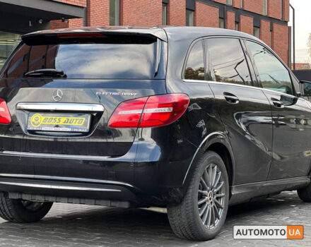 Черный Мерседес Б 250, объемом двигателя 65 л и пробегом 140 тыс. км за 16500 $, фото 6 на Automoto.ua