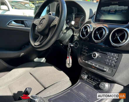 Мерседес Б 250 2016 в Черновцах на Automoto.ua Серый Мерседес Б 250, объемом двигателя 32 л и пробегом 132 тыс. км за 12000 $, фото 11 на Automoto.ua