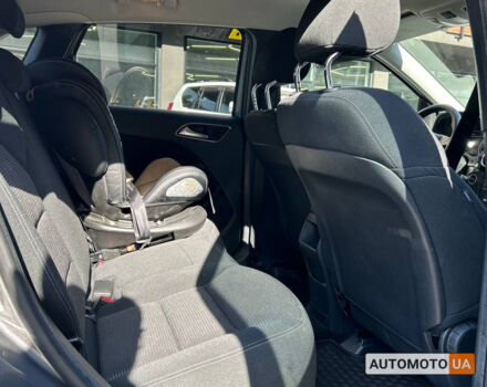 Мерседес Б 250 2016 в Черновцах на Automoto.ua Серый Мерседес Б 250, объемом двигателя 32 л и пробегом 132 тыс. км за 12000 $, фото 13 на Automoto.ua