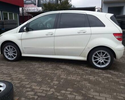 Белый Мерседес Б-класс, объемом двигателя 1.7 л и пробегом 177 тыс. км за 6800 $, фото 2 на Automoto.ua