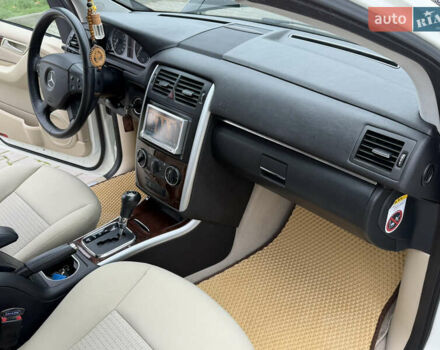 Белый Мерседес Б-класс, объемом двигателя 1.7 л и пробегом 98 тыс. км за 7500 $, фото 60 на Automoto.ua