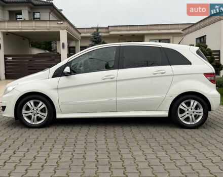 Белый Мерседес Б-класс, объемом двигателя 1.7 л и пробегом 98 тыс. км за 7500 $, фото 31 на Automoto.ua