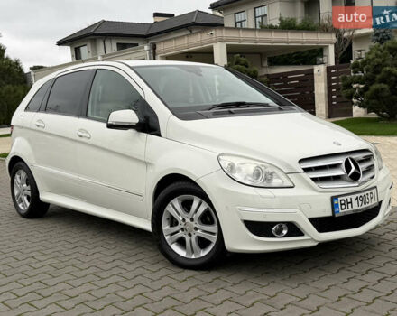 Белый Мерседес Б-класс, объемом двигателя 1.7 л и пробегом 98 тыс. км за 7500 $, фото 6 на Automoto.ua