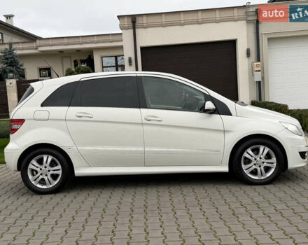 Белый Мерседес Б-класс, объемом двигателя 1.7 л и пробегом 98 тыс. км за 7500 $, фото 16 на Automoto.ua