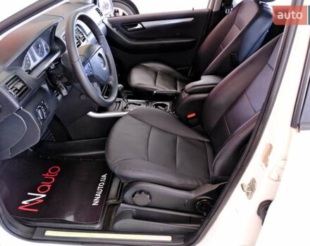 Белый Мерседес Б-класс, объемом двигателя 2 л и пробегом 170 тыс. км за 6900 $, фото 24 на Automoto.ua