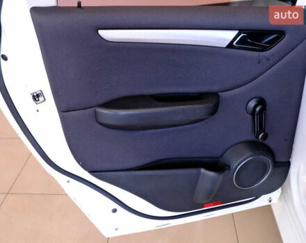 Белый Мерседес Б-класс, объемом двигателя 2 л и пробегом 170 тыс. км за 6900 $, фото 29 на Automoto.ua