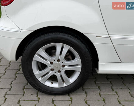 Белый Мерседес Б-класс, объемом двигателя 1.7 л и пробегом 98 тыс. км за 7500 $, фото 7 на Automoto.ua