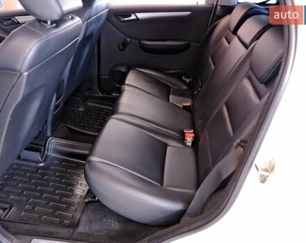 Белый Мерседес Б-класс, объемом двигателя 2 л и пробегом 170 тыс. км за 6900 $, фото 30 на Automoto.ua