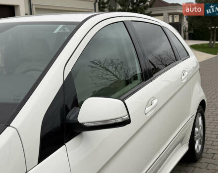 Белый Мерседес Б-класс, объемом двигателя 1.7 л и пробегом 98 тыс. км за 7500 $, фото 24 на Automoto.ua