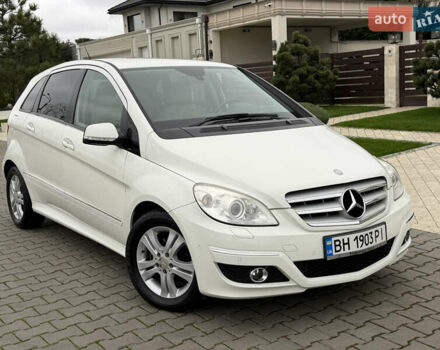 Белый Мерседес Б-класс, объемом двигателя 1.7 л и пробегом 98 тыс. км за 7500 $, фото 5 на Automoto.ua