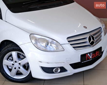 Белый Мерседес Б-класс, объемом двигателя 2 л и пробегом 170 тыс. км за 6900 $, фото 6 на Automoto.ua